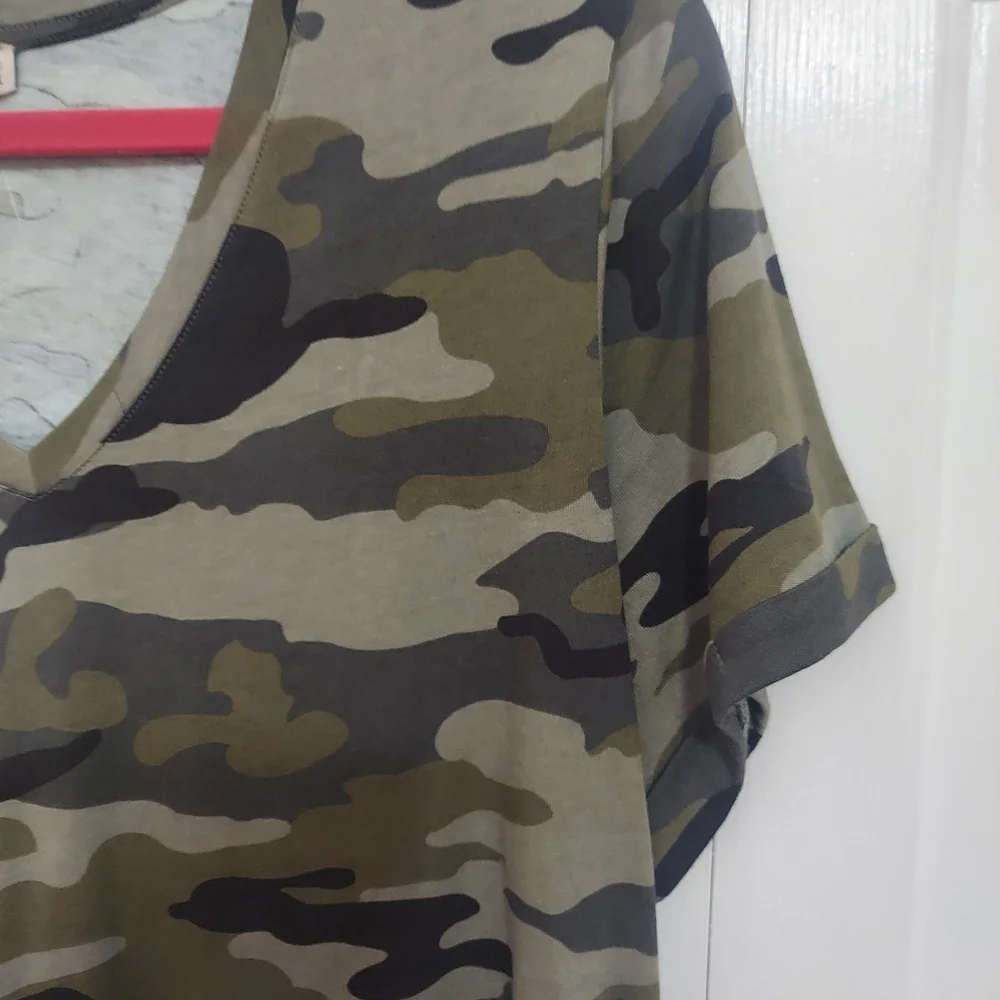New with tags.  Camo tee 1x - Picture 3 of 16